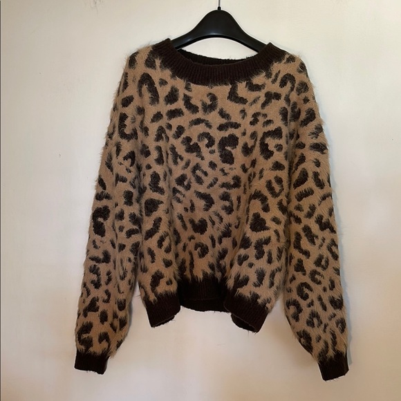 NWOT Leopard Print Brown Sweater - Picture 2 of 10